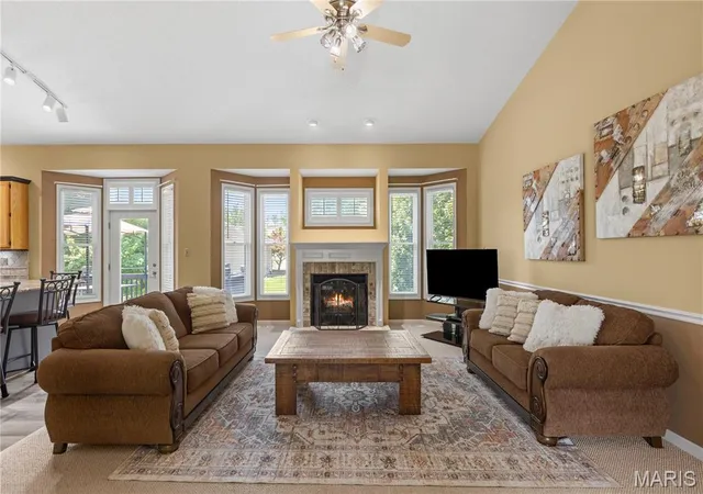 Photo 3 of Sale Pending at 1404 Devonshire County Dr, Wentzville, MO 63385 | MLS# MIS26041577 | Listing updated on 2026-08-22