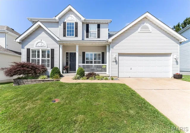 Homes for sale in Oakville, MO | 3221 Kingsridge Manor Dr, Oakville, MO 63129 | MLS# MIS26041578