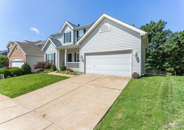 Homes for sale in Oakville, MO | 3221 Kingsridge Manor Dr, Oakville, MO 63129 | MLS# MIS26041578