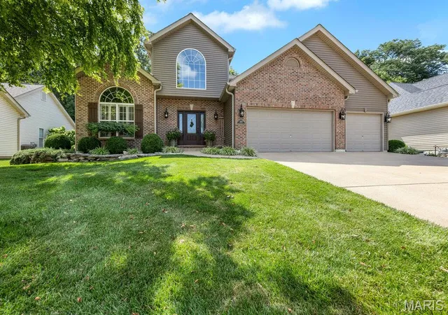 Homes for sale in Wentzville, MO | 310 Highland Meadows Ct, Wentzville, MO 63385 | MLS# MIS26041580