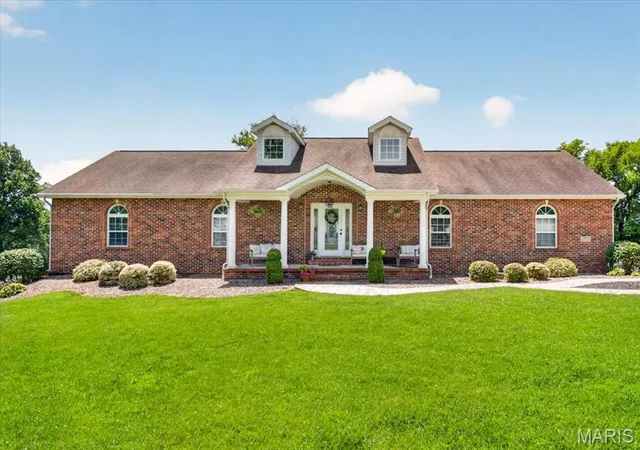 Homes for sale in Carlyle, IL | 21610 Westview Rd, Carlyle, IL 62231 | MLS# MIS26041584