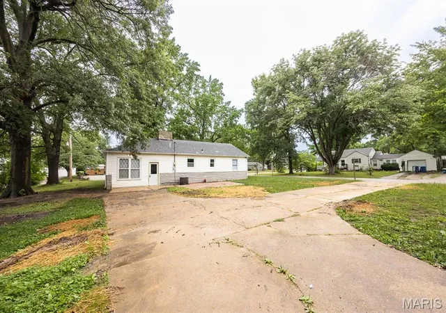 Homes for sale in Swansea, IL | 1912 N 17th St, Swansea, IL 62226 | MLS# MIS26041586