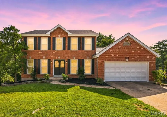 Photo 1 of Sale Pending at 501 Oak Leaf Manor Ct, Ballwin, MO 63021 | MLS# MIS26041588 | Listing updated on 2026-08-16