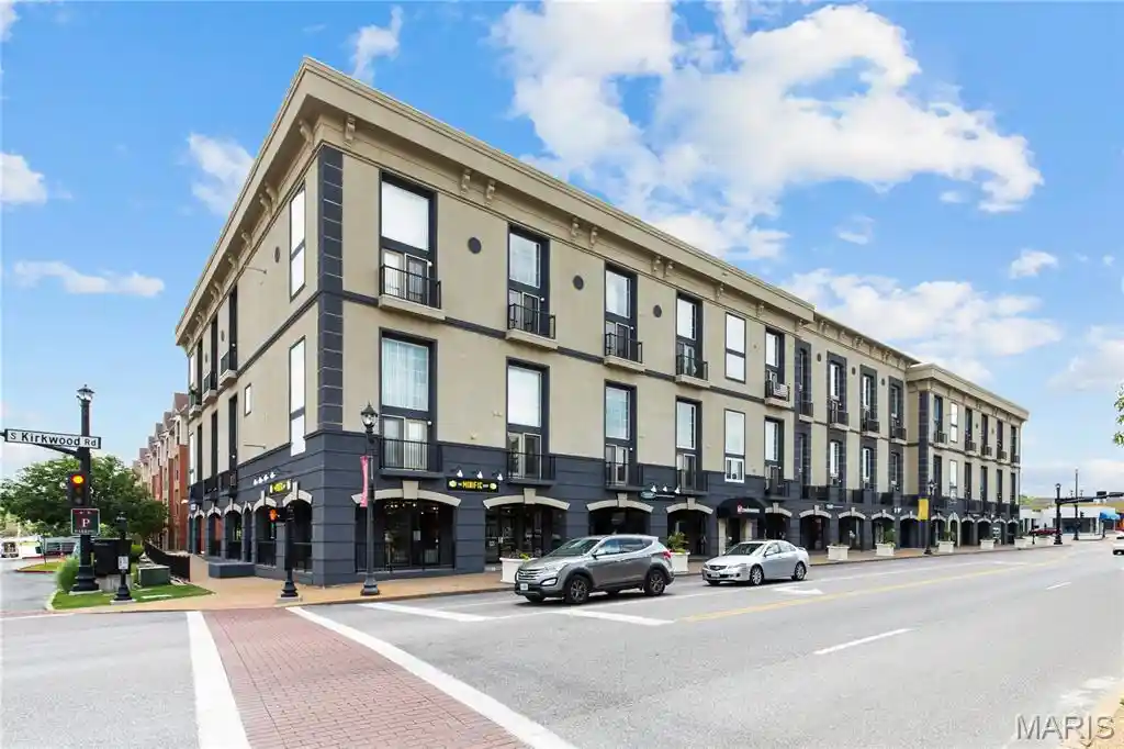 Photo 1 of Condo for sale at 200 S Kirkwood Rd #320, St Louis, MO 63122 | MLS# MIS26041595 | Listing updated on 2026-09-30