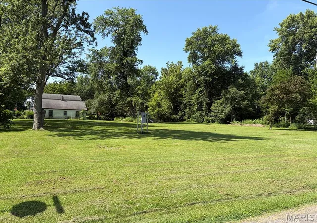 Homes for sale in Litchfield, IL | 1005 S Montgomery Ave, Litchfield, IL 62056 | MLS# MIS26041599