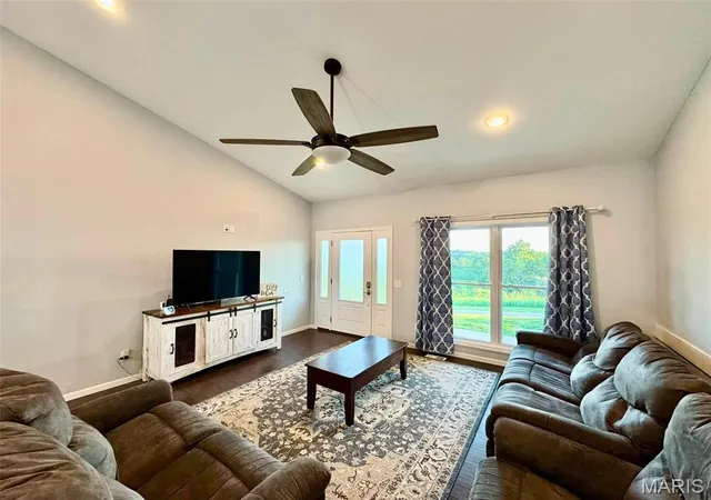 3rd image of 58846 Scotts Ln, New London, MO 63459 | MLS# MIS26041603