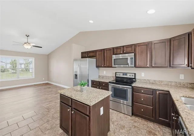 Homes for sale in Wentzville, MO | 471 Honeysuckle Creek Dr, Wentzville, MO 63385 | MLS# MIS26041616
