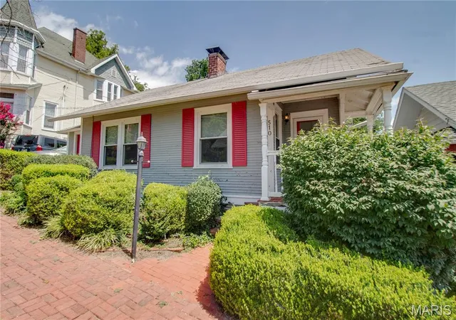 3rd image of 510 Summit St, Alton, IL 62002 | MLS# MIS26041625