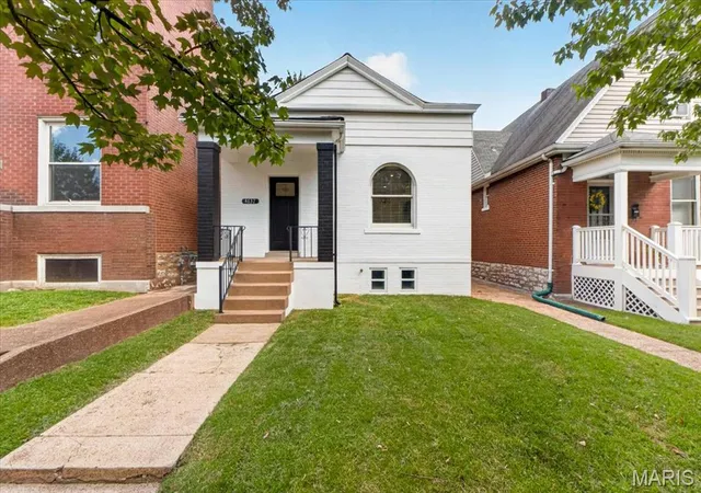 Photo 2 of Single family home for sale at 4637 Dahlia Ave, Saint Louis, MO 63116 | MLS# MIS26041630 | Listing updated on 2026-09-14