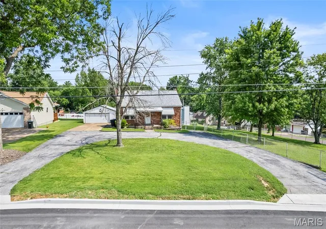 Homes for sale in Arnold, MO | 2096 Lonedell Rd, Arnold, MO 63010 | MLS# MIS26041641