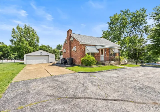 Homes for sale in Arnold, MO | 2096 Lonedell Rd, Arnold, MO 63010 | MLS# MIS26041641