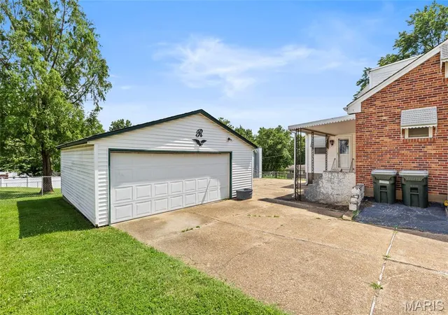 Homes for sale in Arnold, MO | 2096 Lonedell Rd, Arnold, MO 63010 | MLS# MIS26041641