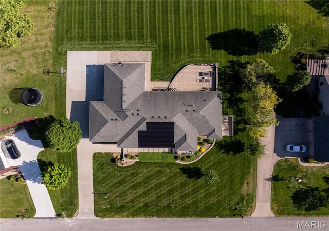 33rd image of 606 David Livingstone Dr, Carterville, IL 62918 | MLS# MIS26041649