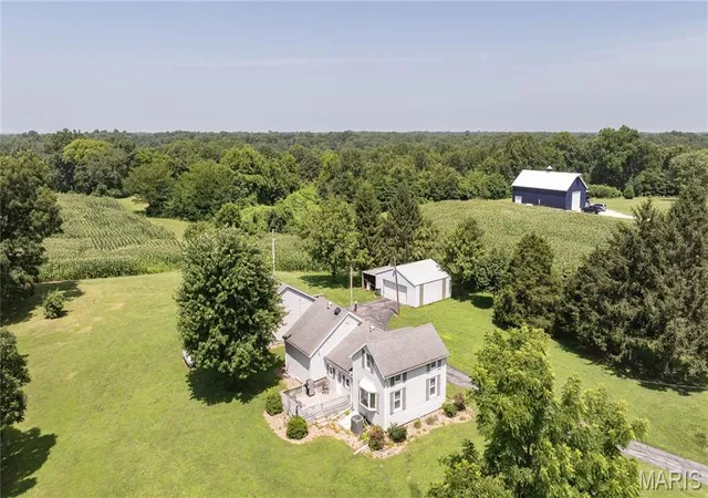 Homes for sale in Brighton, IL | 18907 Grange Hall Rd, Brighton, IL 62012 | MLS# MIS26041660