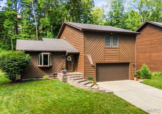 Homes for sale in Belleville, IL | 25 Forest Gate Dr, Belleville, IL 62220 | MLS# MIS26041667