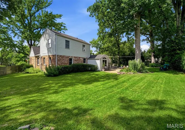 Homes for sale in Glendale, MO | 36 Southridge Ct, Glendale, MO 63122 | MLS# MIS26041672