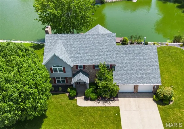 Homes for sale in O Fallon, IL | 705 E Wesley Dr, O Fallon, IL 62269 | MLS# MIS26041673