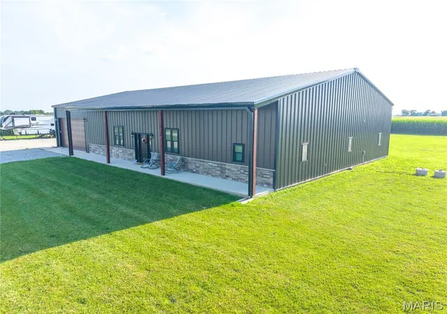 Photo 3 of Single family home for sale at 743 N 1100 St, Shobonier, IL 62885 | MLS# MIS26041676 | Listing updated on 2026-08-17