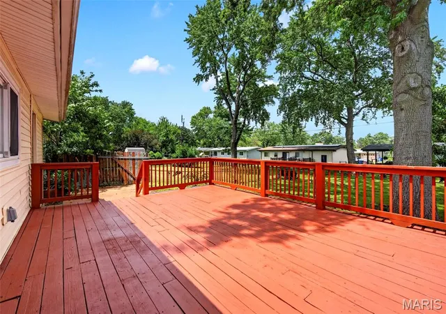 4th image of 1325 Estes Dr, Florissant, MO 63031 | MLS# MIS26041677