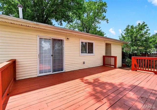5th image of 1325 Estes Dr, Florissant, MO 63031 | MLS# MIS26041677