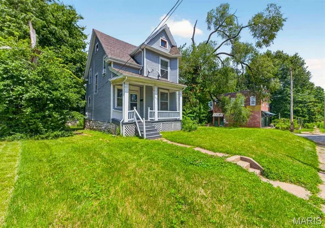 Photo 3 of Single family home for sale at 7403 Commonwealth Ave, Saint Louis, MO 63143 | MLS# MIS26041686 | Listing updated on 2026-07-17