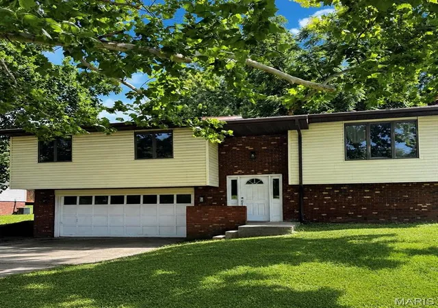 Homes for sale in Jackson, MO | 617 Francis Dr, Jackson, MO 63755 | MLS# MIS26041687