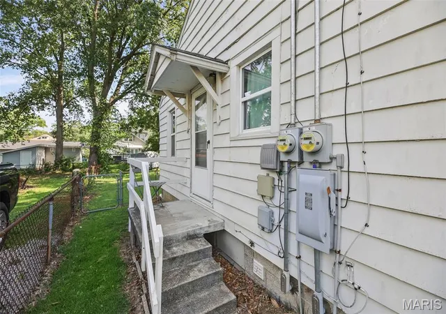 Homes for sale in Alton, IL | 3208 Batson Dr, Alton, IL 62002 | MLS# MIS26041689