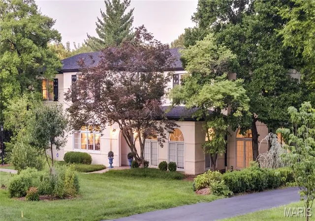 Photo 2 of Single family home for sale at 8 Granada Wy, Saint Louis, MO 63124 | MLS# MIS26041693 | Listing updated on 2026-08-26