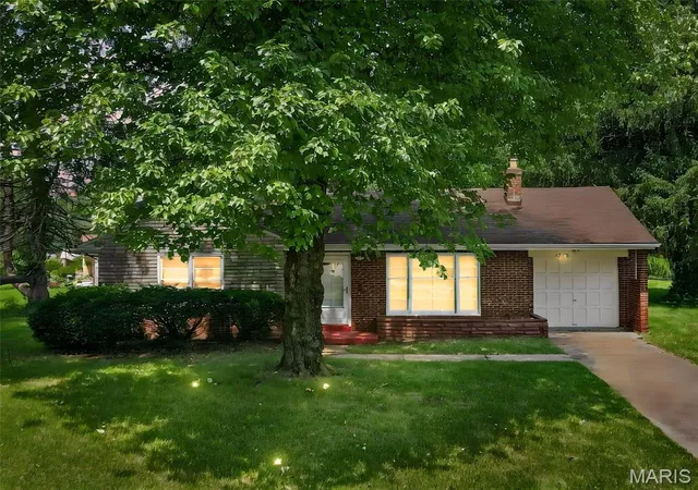 Homes for sale in Dellwood, MO | 1363 Kroeger Dr, Dellwood, MO 63135 | MLS# MIS26041696