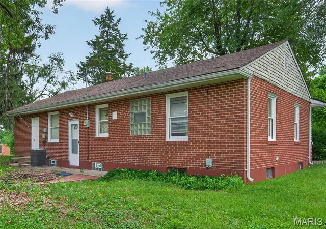 Homes for sale in Dellwood, MO | 1363 Kroeger Dr, Dellwood, MO 63135 | MLS# MIS26041696