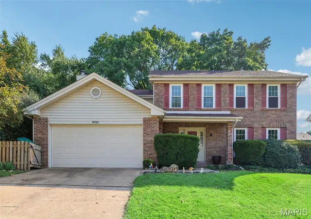 Homes for sale in Ballwin, MO | 800 Eaglebrooke Dr, Ballwin, MO 63021 | MLS# MIS26041698