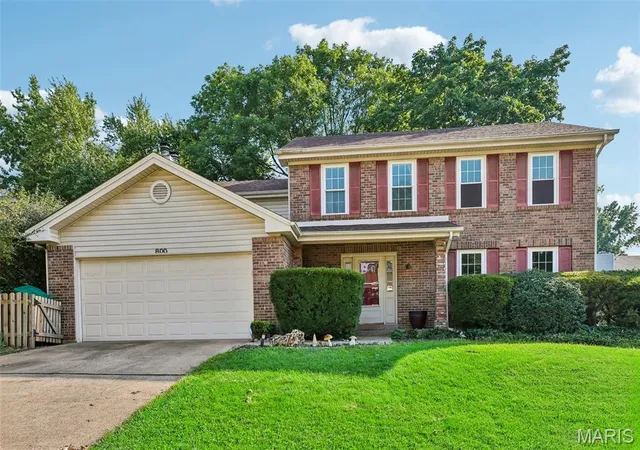 Homes for sale in Ballwin, MO | 800 Eaglebrooke Dr, Ballwin, MO 63021 | MLS# MIS26041698