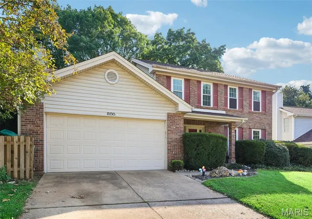 Homes for sale in Ballwin, MO | 800 Eaglebrooke Dr, Ballwin, MO 63021 | MLS# MIS26041698