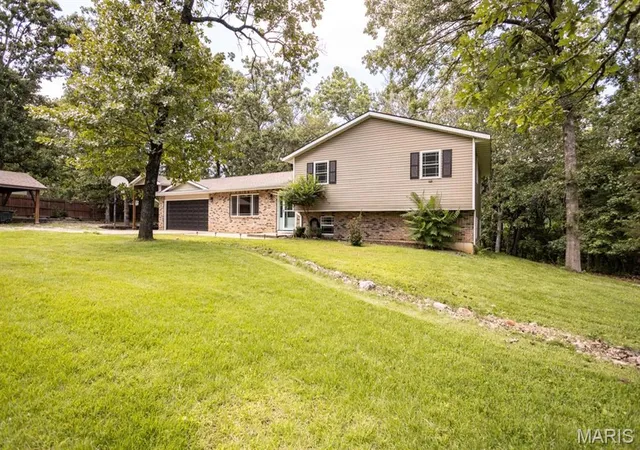 Homes for sale in Waynesville, MO | 602 Wildwood Ln, Waynesville, MO 65583 | MLS# MIS26041707