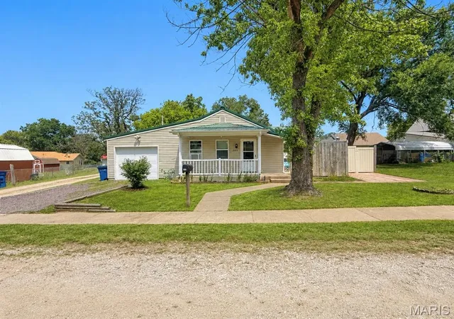 1st image of 303 E Ash St, Desloge, MO 63601 | MLS# MIS26041712