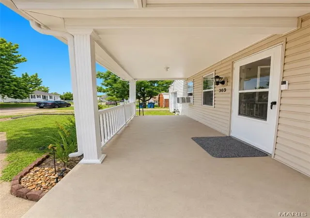 3rd image of 303 E Ash St, Desloge, MO 63601 | MLS# MIS26041712