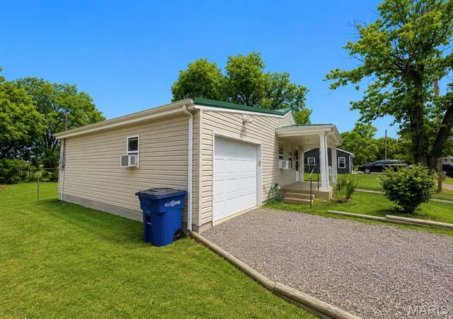 5th image of 303 E Ash St, Desloge, MO 63601 | MLS# MIS26041712