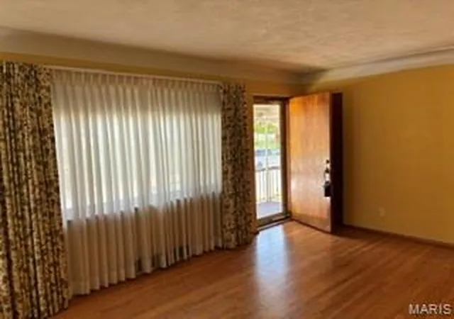 Photo 1 of Single family home for sale at 5444 Sunshine Dr, St Louis, MO 63109 | MLS# MIS26041723 | Listing updated on 2026-09-22