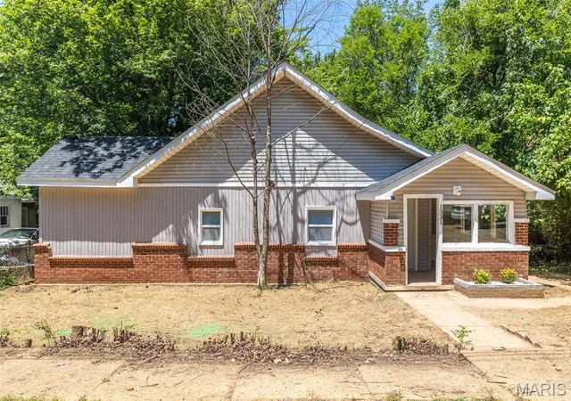 Homes for sale in Poplar Bluff, MO | 1331 Benton St, Poplar Bluff, MO 63901 | MLS# MIS26041728