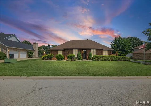 Homes for sale in Belleville, IL | 222 Hickory Rdg, Belleville, IL 62223 | MLS# MIS26041733