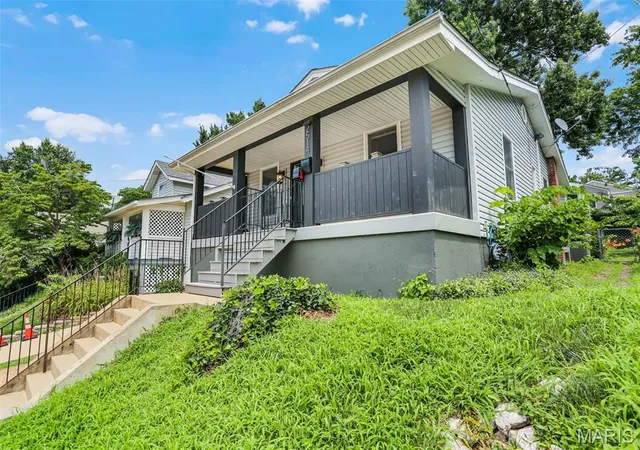 3rd image of 2514 Gerhard Ave, Maplewood, MO 63143 | MLS# MIS26041737
