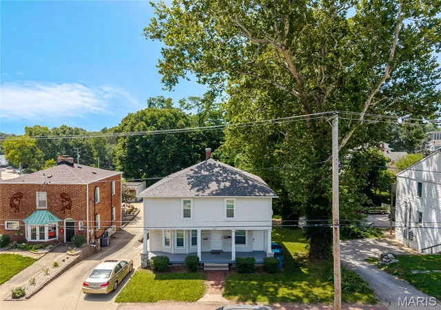 Multi family home for sale at 2713 College Ave, Alton, IL 62002 | MLS# MIS26041738