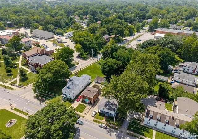 Photo 3 of Multi family home for sale at 2713 College Ave, Alton, IL 62002 | MLS# MIS26041738 | Listing updated on 2026-08-17