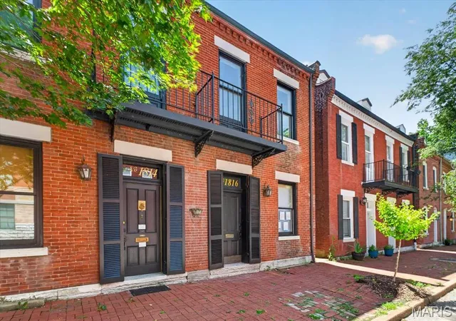Photo 2 of Condo for sale at 1816 S 8th St, Saint Louis, MO 63104 | MLS# MIS26041744 | Listing updated on 2026-10-20