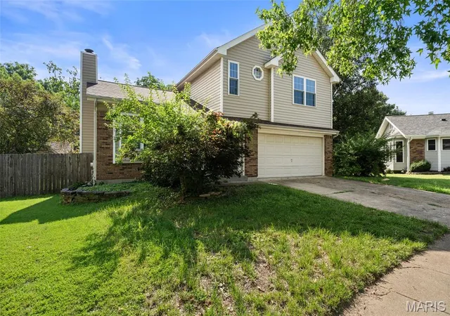 Homes for sale in Ballwin, MO | 1554 Morning Sun Dr, Ballwin, MO 63021 | MLS# MIS26041745