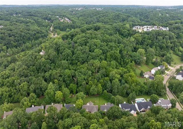 25th image of 700 Old Kiefer Creek Rd, Ballwin, MO 63021 | MLS# MIS26041756