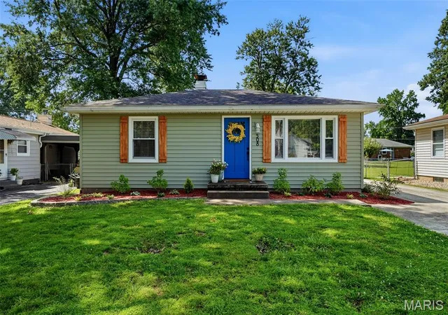 Homes for sale in Edwardsville, IL | 508 Hadley Ave, Edwardsville, IL 62025 | MLS# MIS26041769