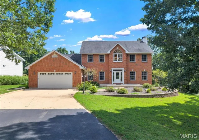 2nd image of 10 Grand Oaks Est, Sullivan, MO 63080 | MLS# MIS26041772