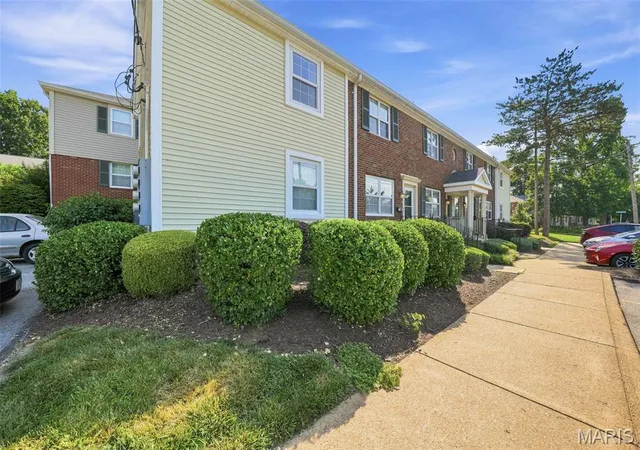 Photo 2 of Condo for sale at 8907 Wrenwood Ln, Saint Louis, MO 63144 | MLS# MIS26041781 | Listing updated on 2026-09-14