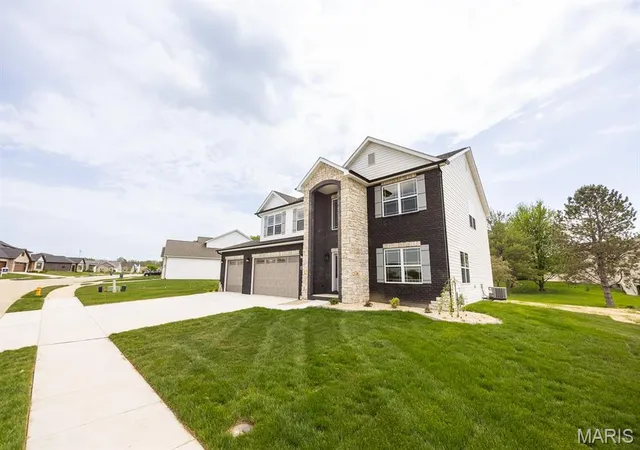 Homes for sale in Shiloh, IL | 3716 Osprey Ct, Shiloh, IL 62221 | MLS# MIS26041785